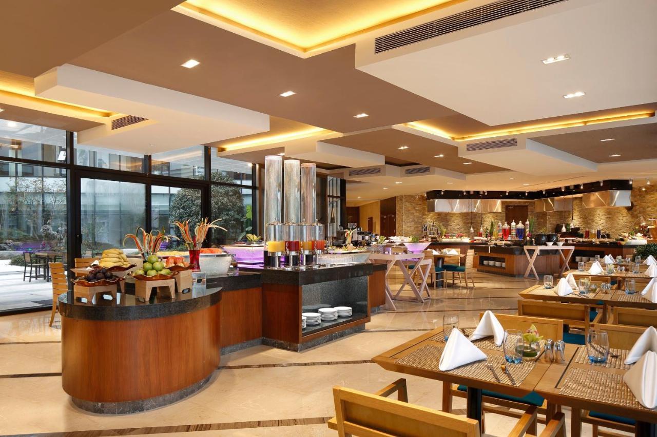 Crowne Plaza Huangshan Taiping Lake, An Ihg Hotel Exteriör bild
