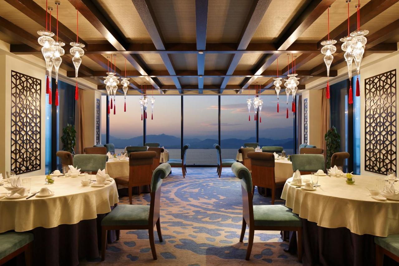 Crowne Plaza Huangshan Taiping Lake, An Ihg Hotel Exteriör bild